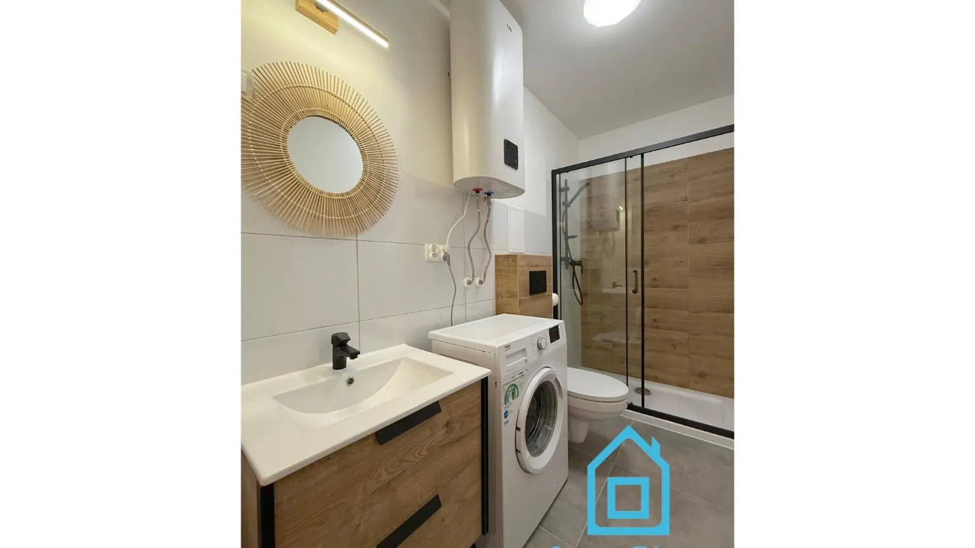 Spacious Room - Peaceful Retreat, 2 Minutes To Gdansk Old Town